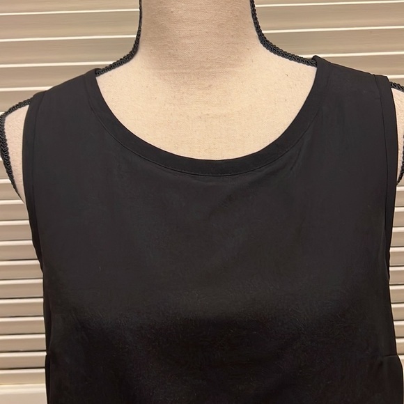 91. The Limited Tunic in Black and White - Picture 2 of 12